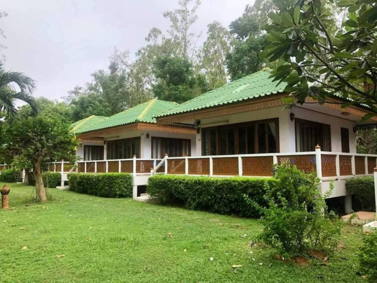 Ruen Thai Rim Haad Thang Kwian Eksteriør bilde