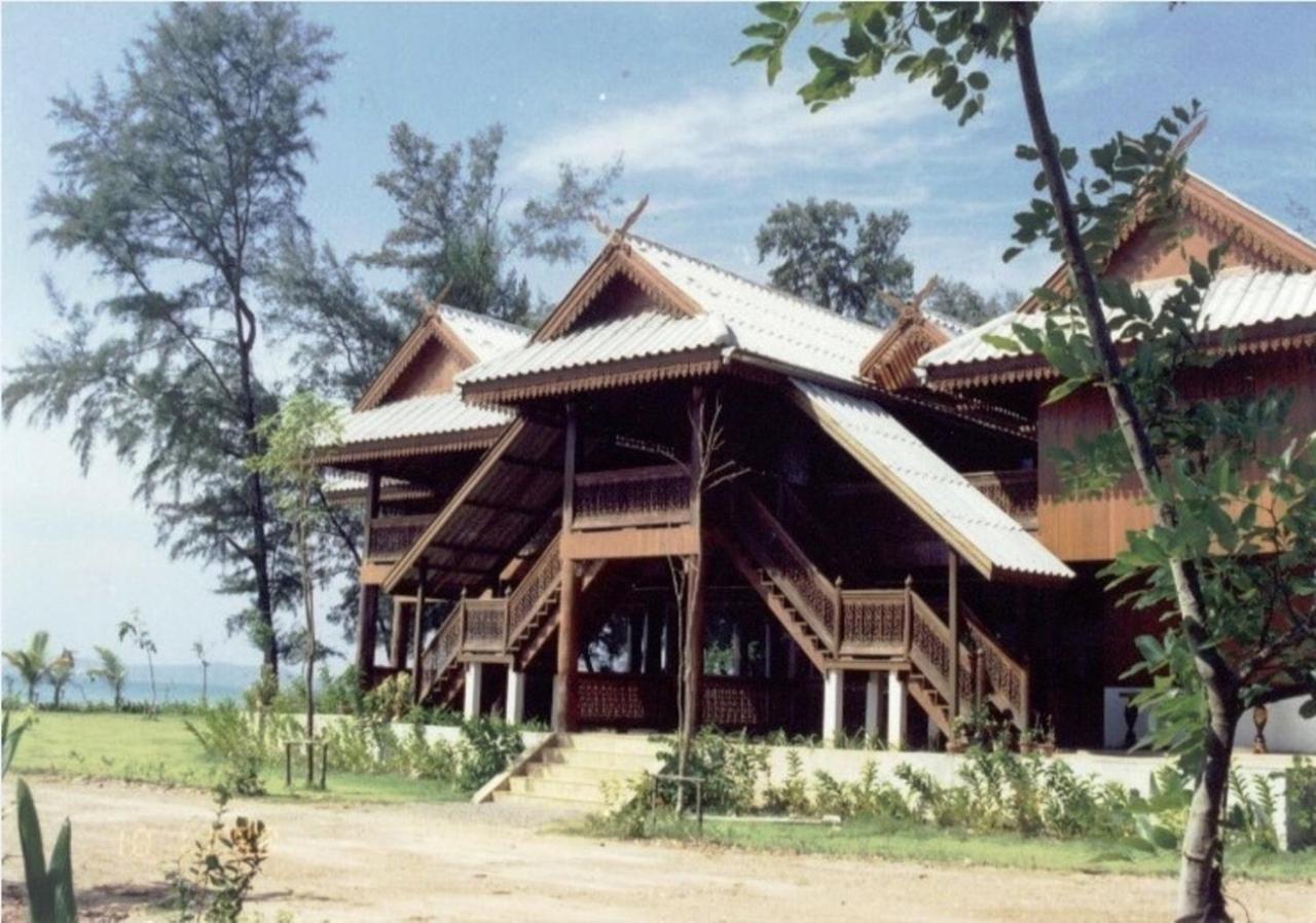 Ruen Thai Rim Haad Thang Kwian Eksteriør bilde