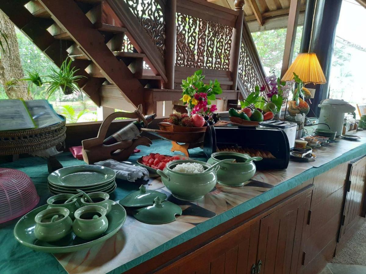 Ruen Thai Rim Haad Thang Kwian Eksteriør bilde