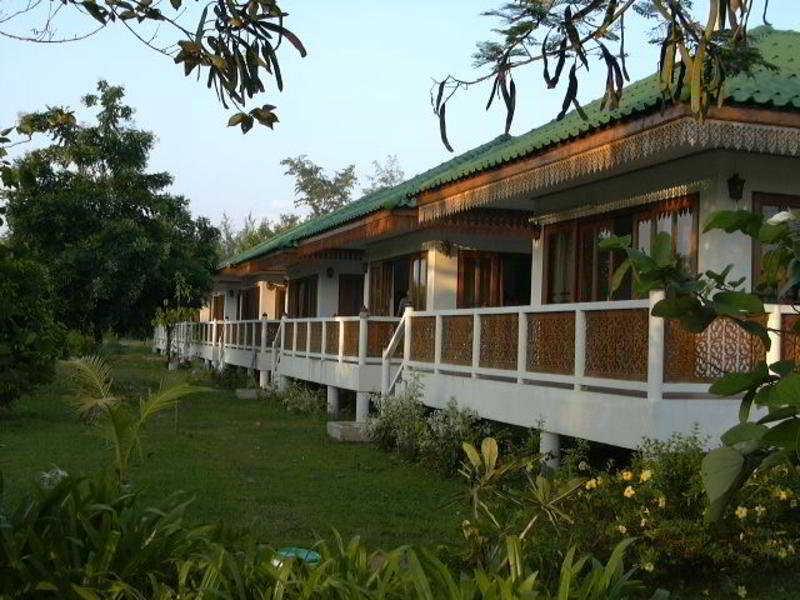 Ruen Thai Rim Haad Thang Kwian Eksteriør bilde
