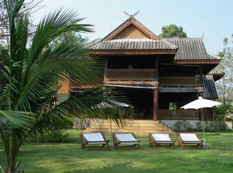 Ruen Thai Rim Haad Thang Kwian Eksteriør bilde